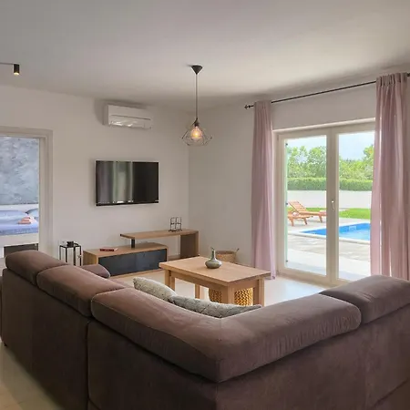 Matea Holiday home Pula
