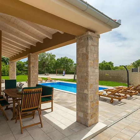 Holiday home Matea Pula