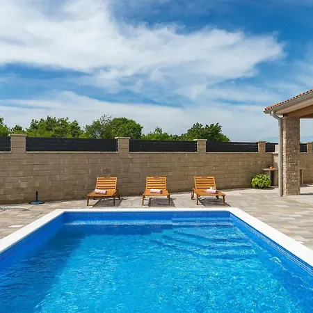 Matea Holiday home Pula